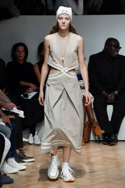 Look 15